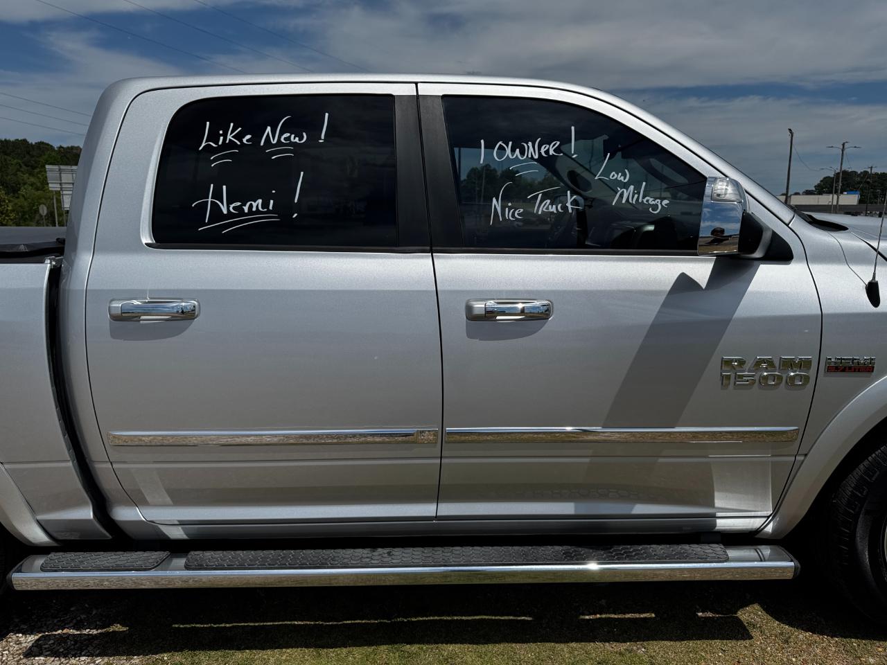 RAM 1500 2WD Crew Cab 140.5" Laramie 2014