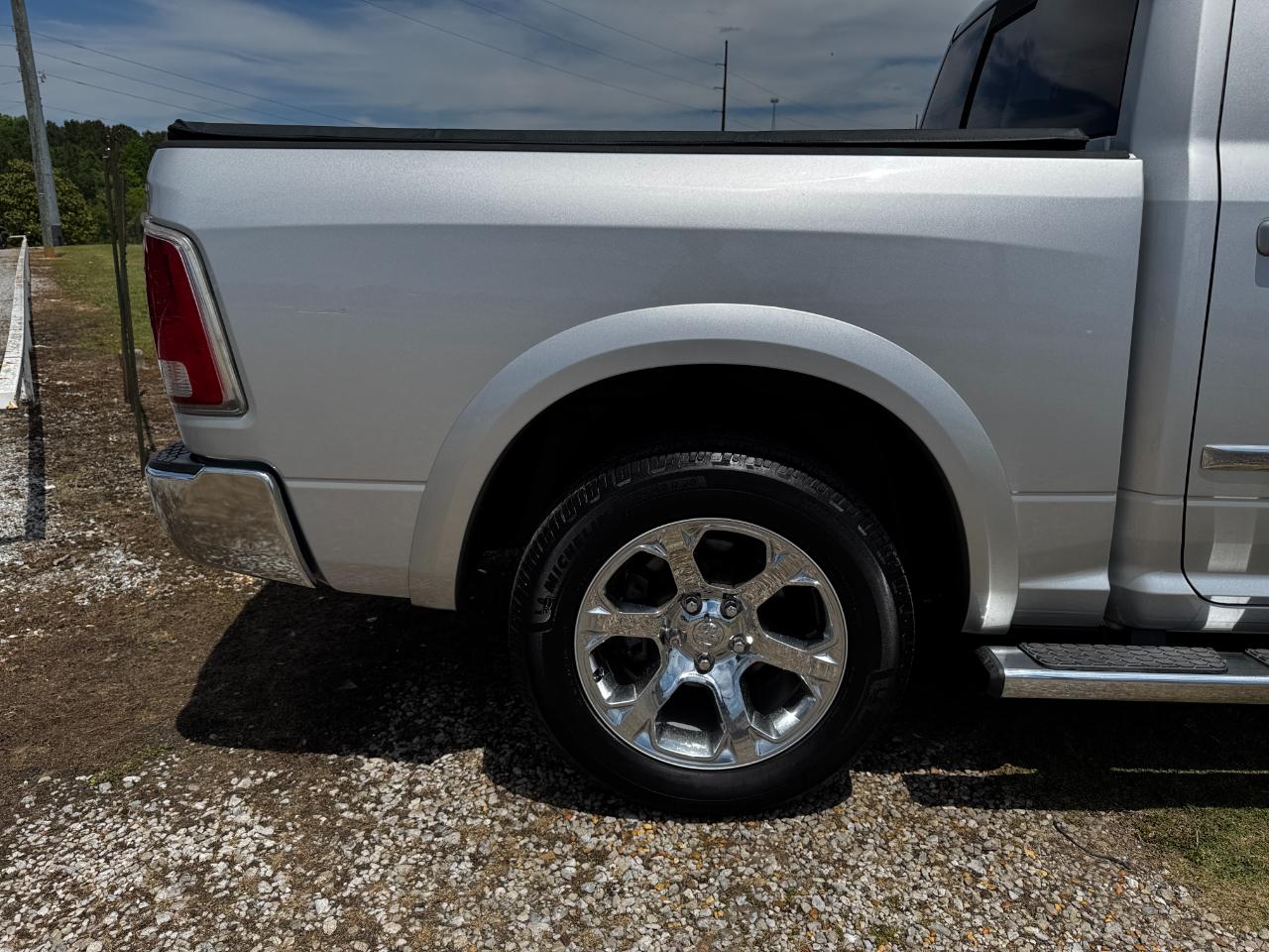 RAM 1500 2WD Crew Cab 140.5" Laramie 2014