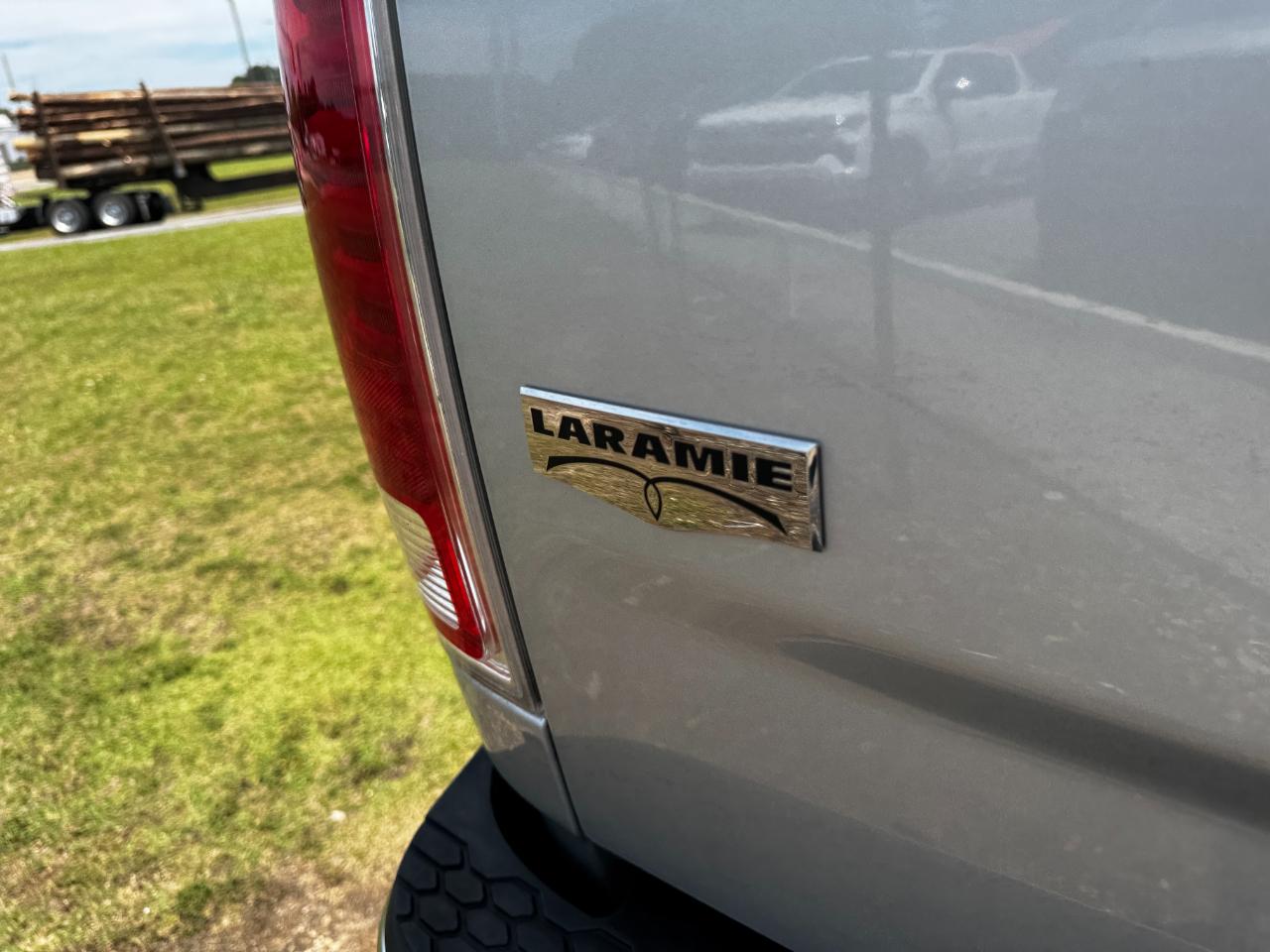 RAM 1500 2WD Crew Cab 140.5" Laramie 2014