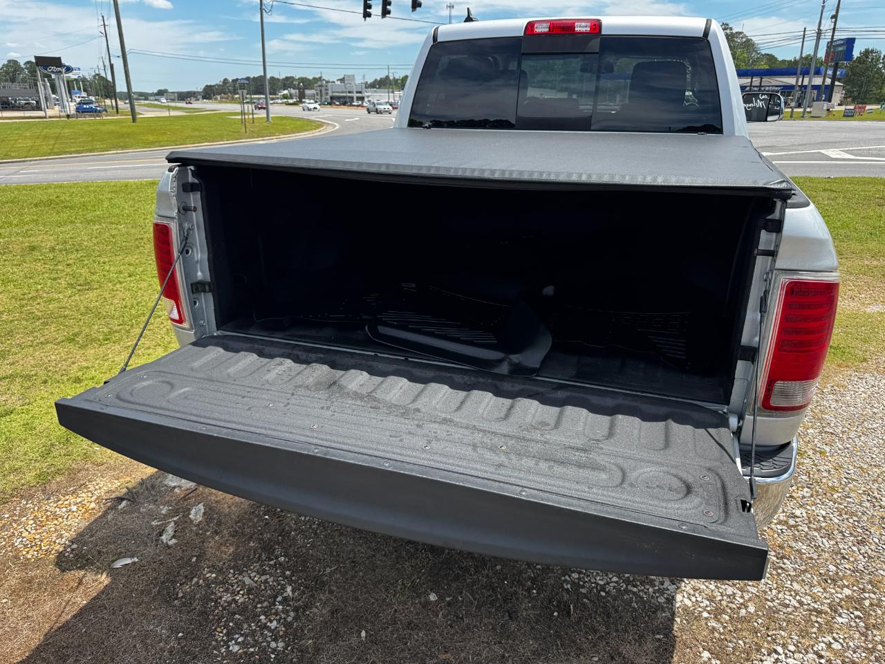 RAM 1500 2WD Crew Cab 140.5" Laramie 2014