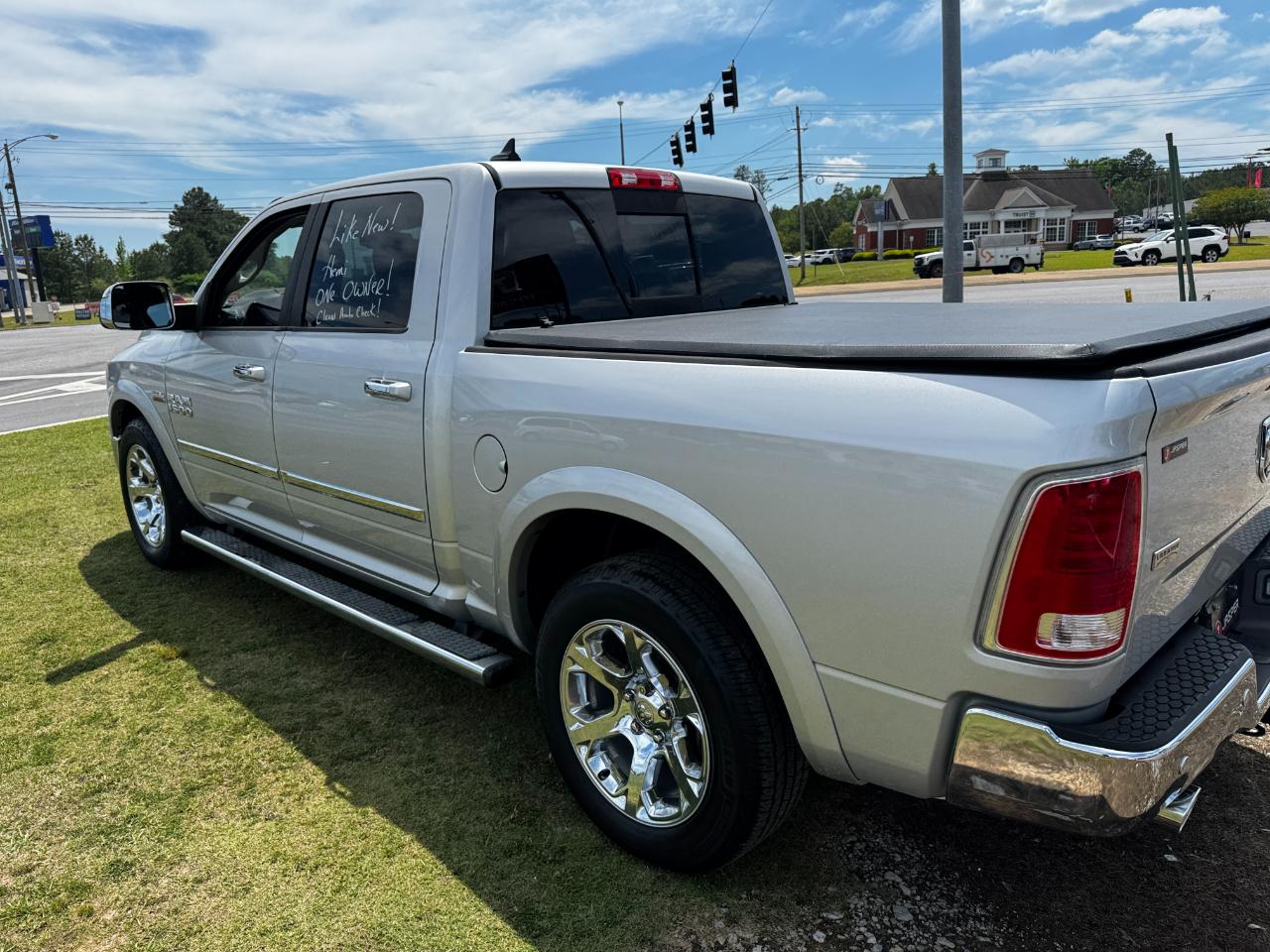 RAM 1500 2WD Crew Cab 140.5" Laramie 2014