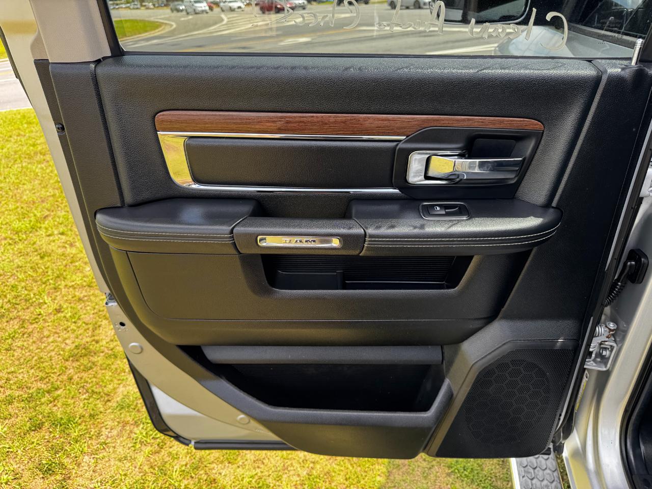 RAM 1500 2WD Crew Cab 140.5" Laramie 2014