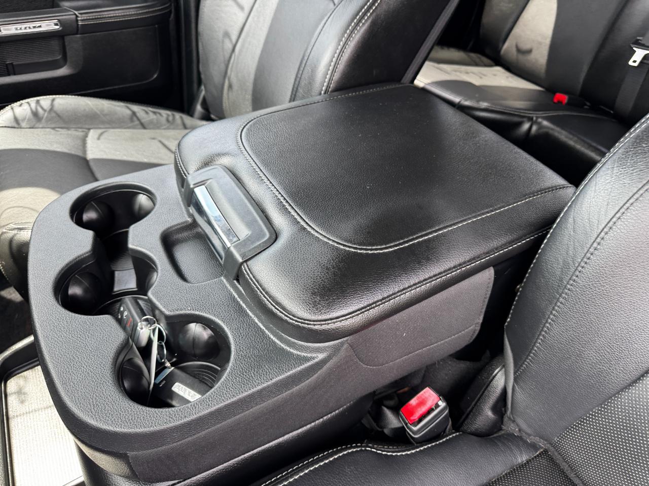 RAM 1500 2WD Crew Cab 140.5" Laramie 2014