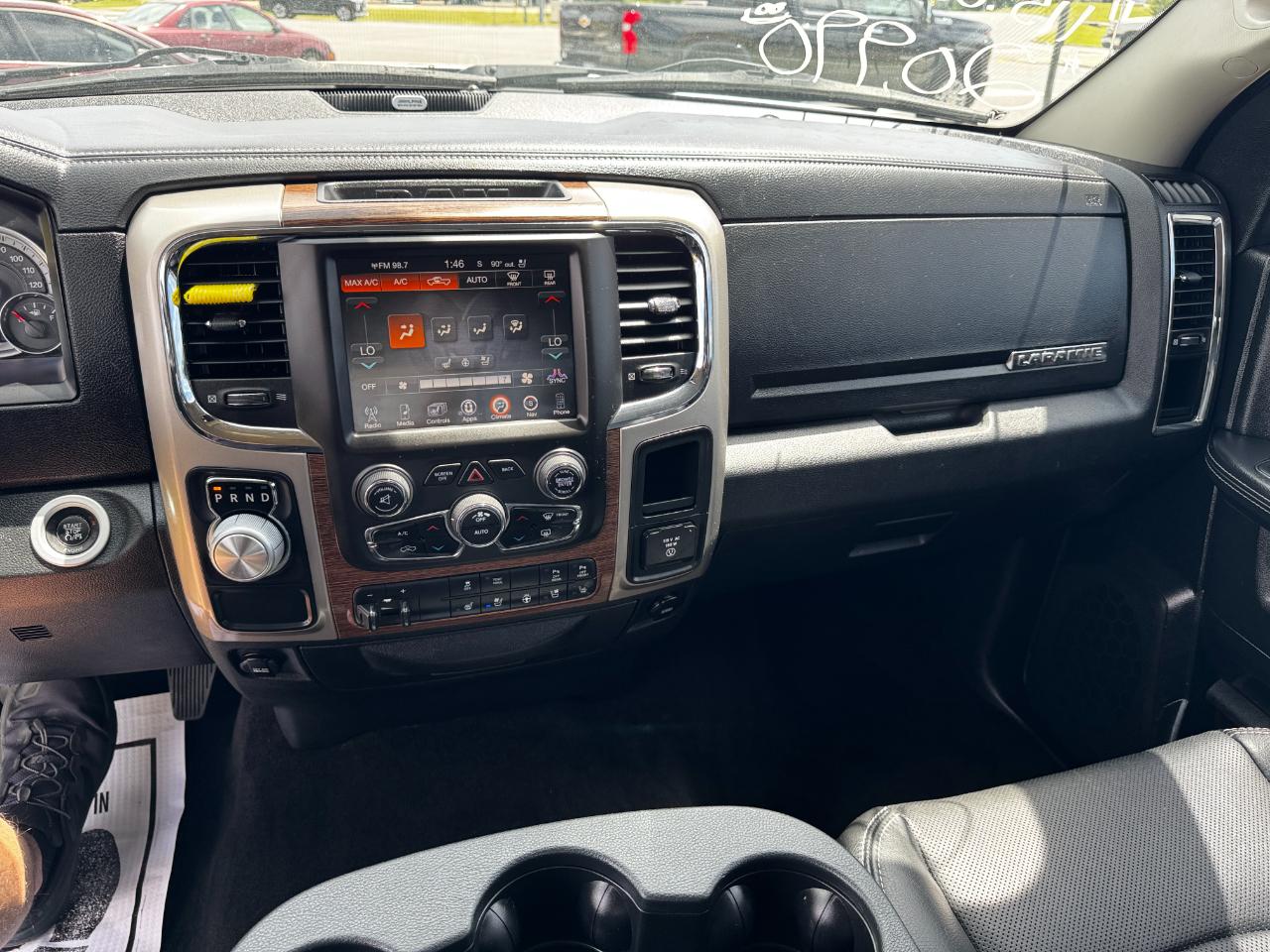 RAM 1500 2WD Crew Cab 140.5" Laramie 2014