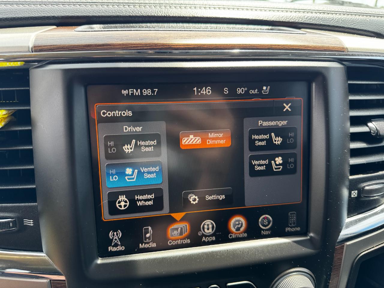 RAM 1500 2WD Crew Cab 140.5" Laramie 2014