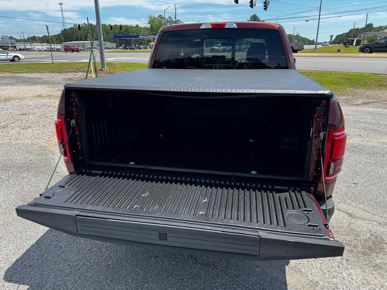 Ford F-150 4WD SuperCrew 145" Lariat 2016