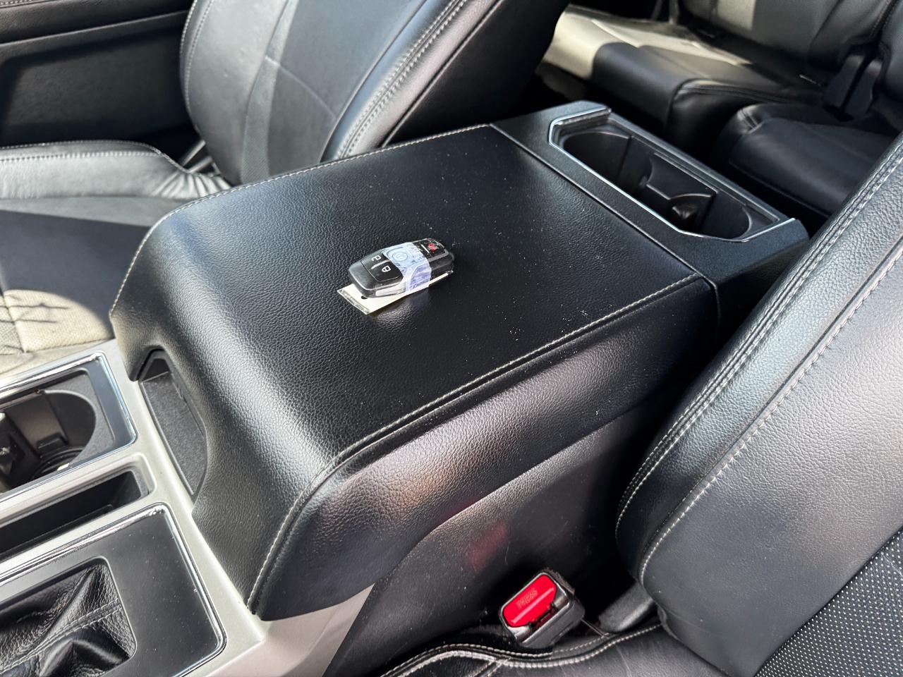 Ford F-150 4WD SuperCrew 145" Lariat 2016