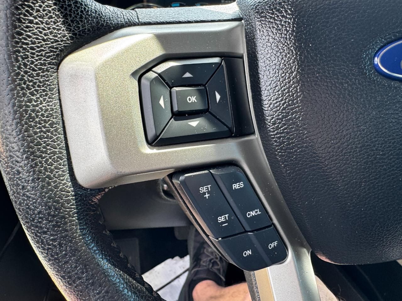 Ford F-150 4WD SuperCrew 145" Lariat 2016