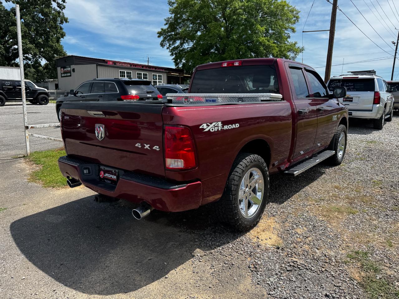 RAM 1500 Express 4x4 Quad Cab 6'4" Box 2018