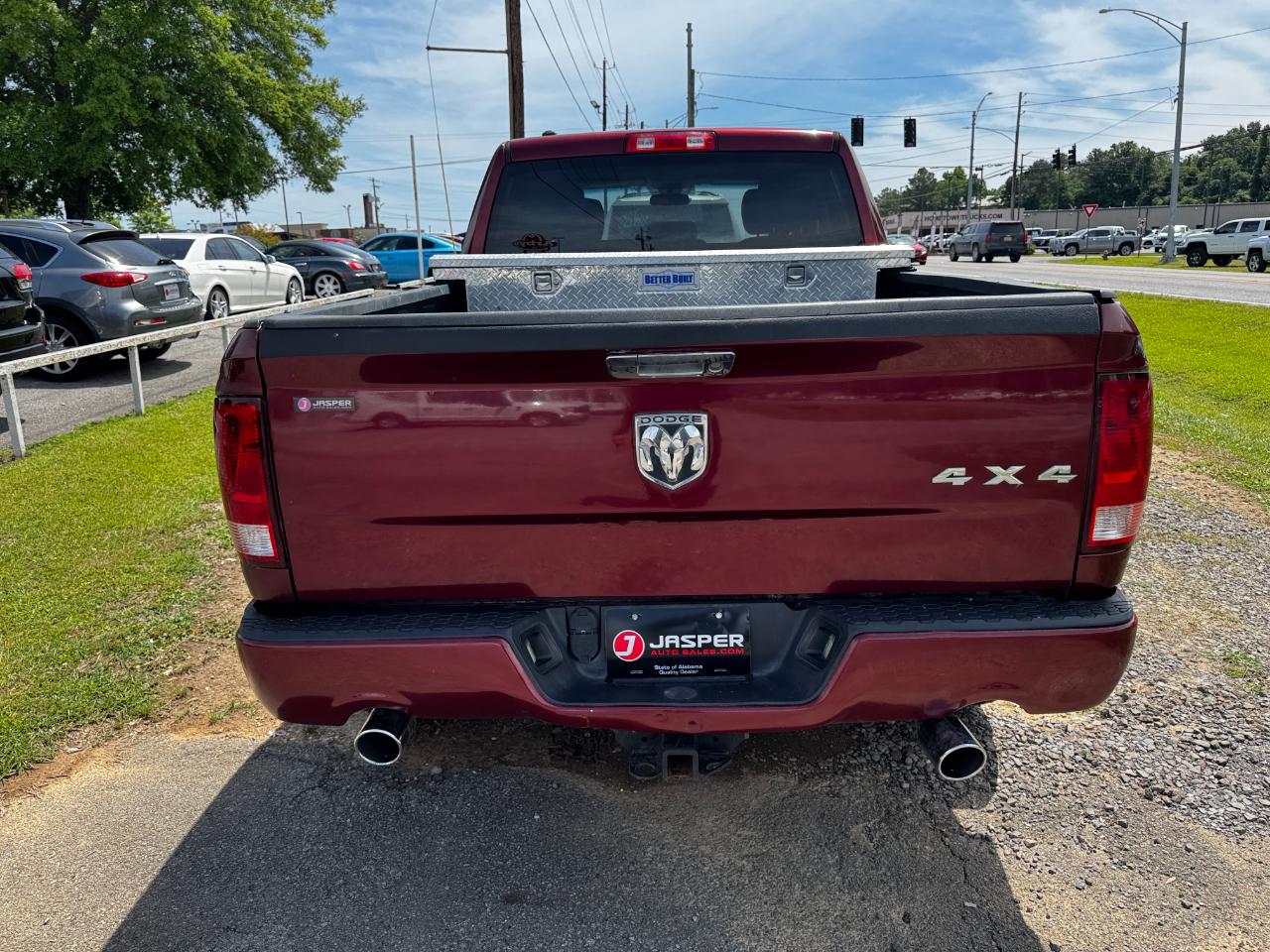 RAM 1500 Express 4x4 Quad Cab 6'4" Box 2018