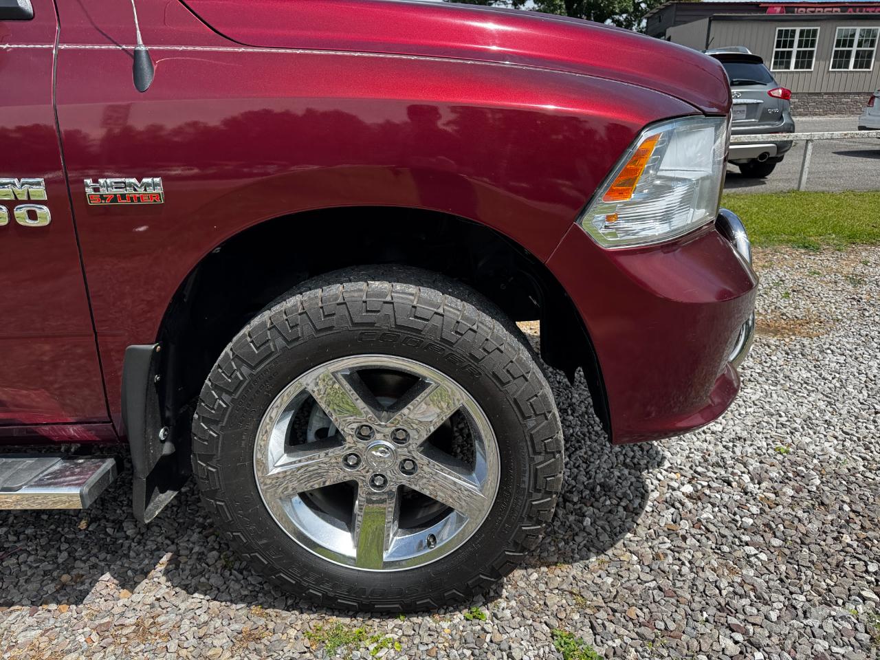 RAM 1500 Express 4x4 Quad Cab 6'4" Box 2018