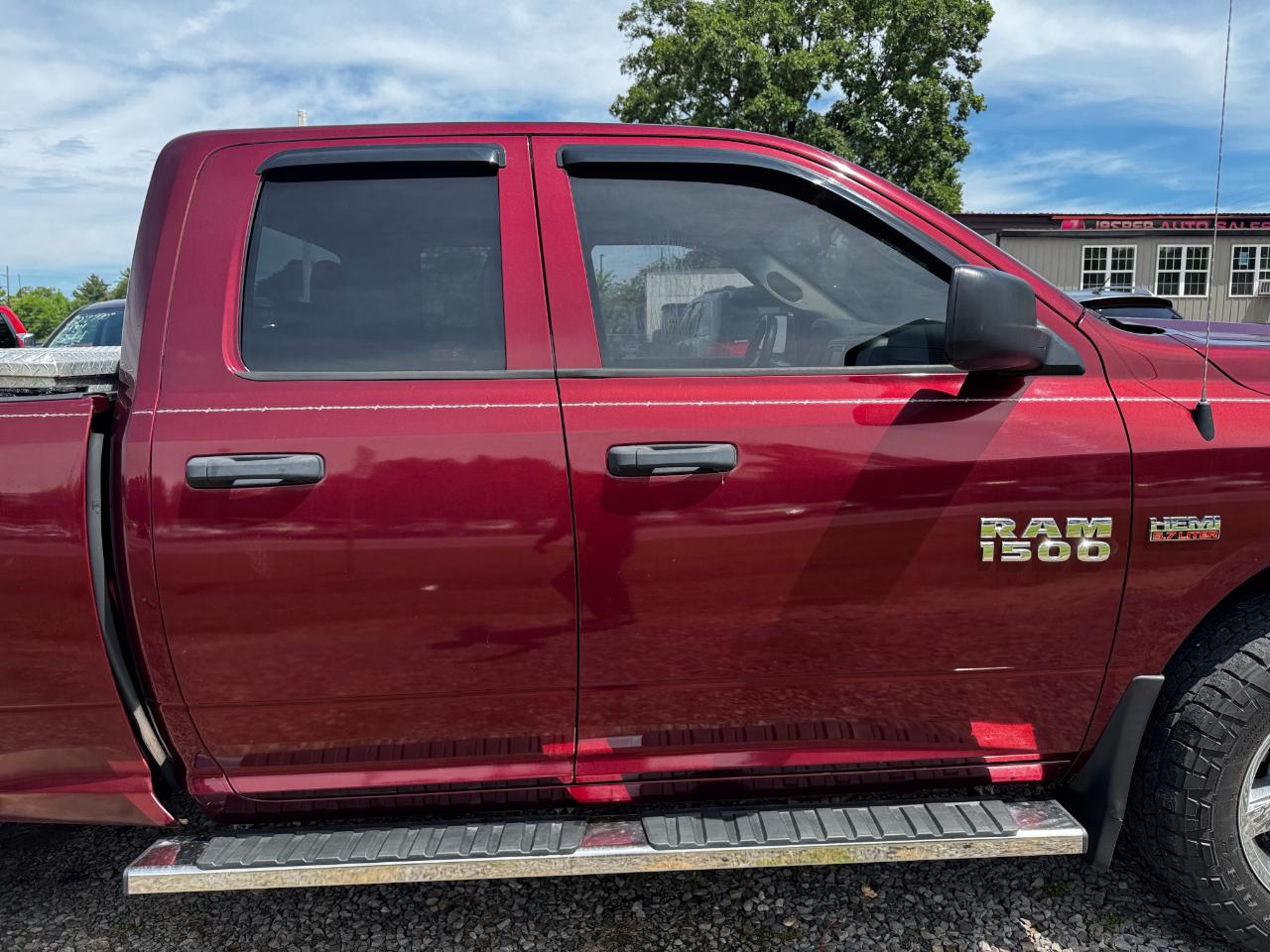 RAM 1500 Express 4x4 Quad Cab 6'4" Box 2018