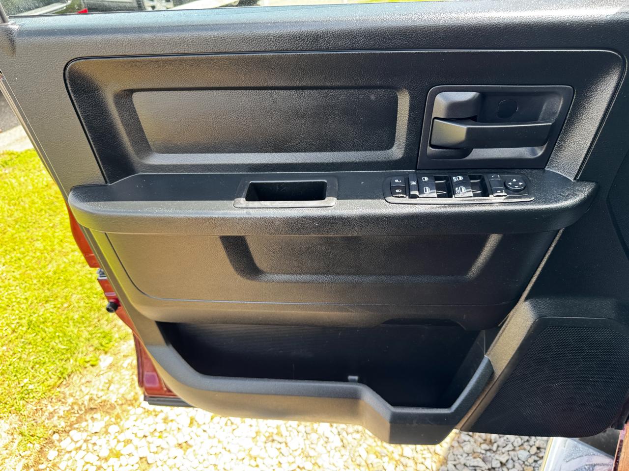 RAM 1500 Express 4x4 Quad Cab 6'4" Box 2018