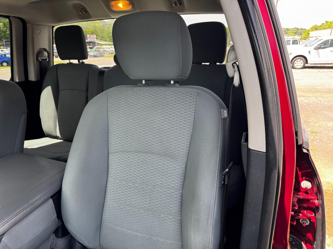 RAM 1500 Express 4x4 Quad Cab 6'4" Box 2018