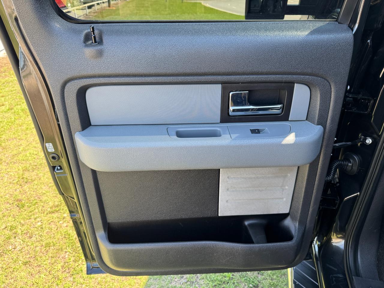 Ford F-150 4WD SuperCrew 145" XLT 2014