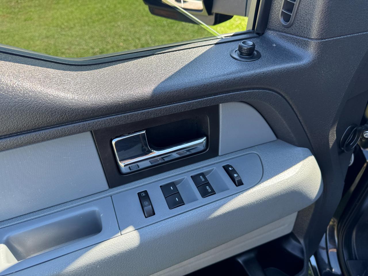 Ford F-150 4WD SuperCrew 145" XLT 2014