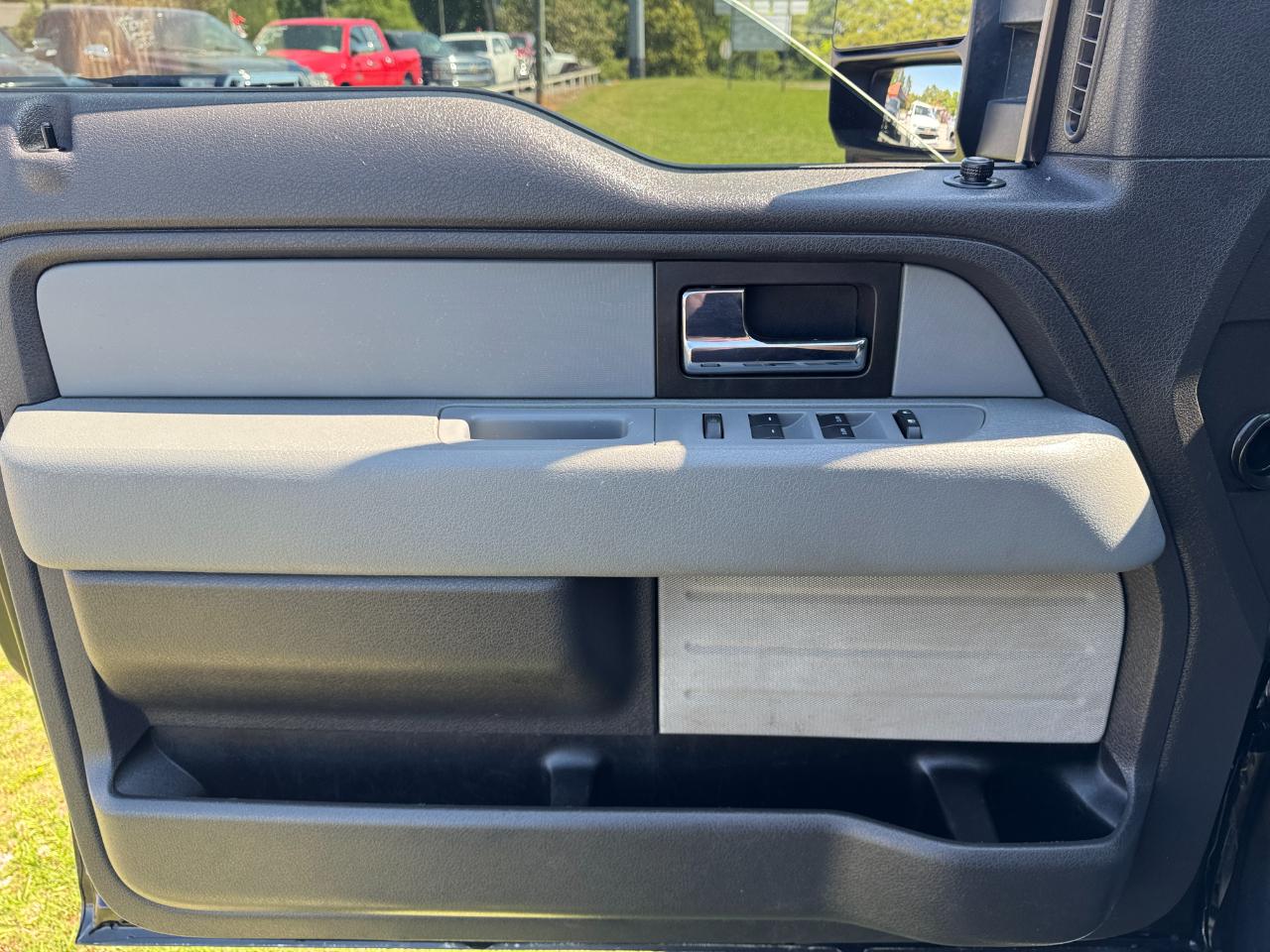 Ford F-150 4WD SuperCrew 145" XLT 2014