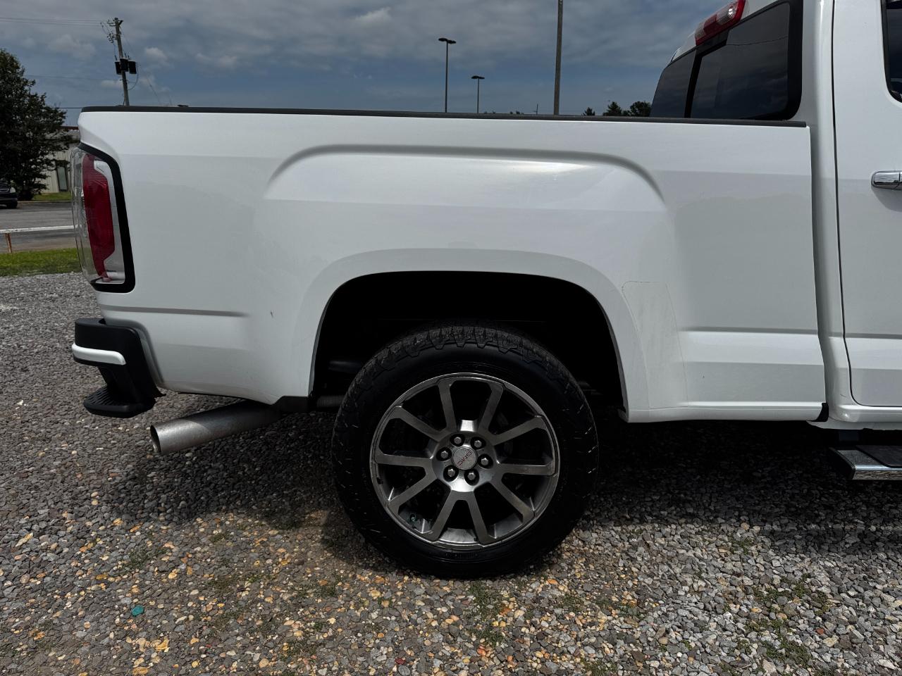 GMC Canyon 4WD Crew Cab 140.5" Denali 2017