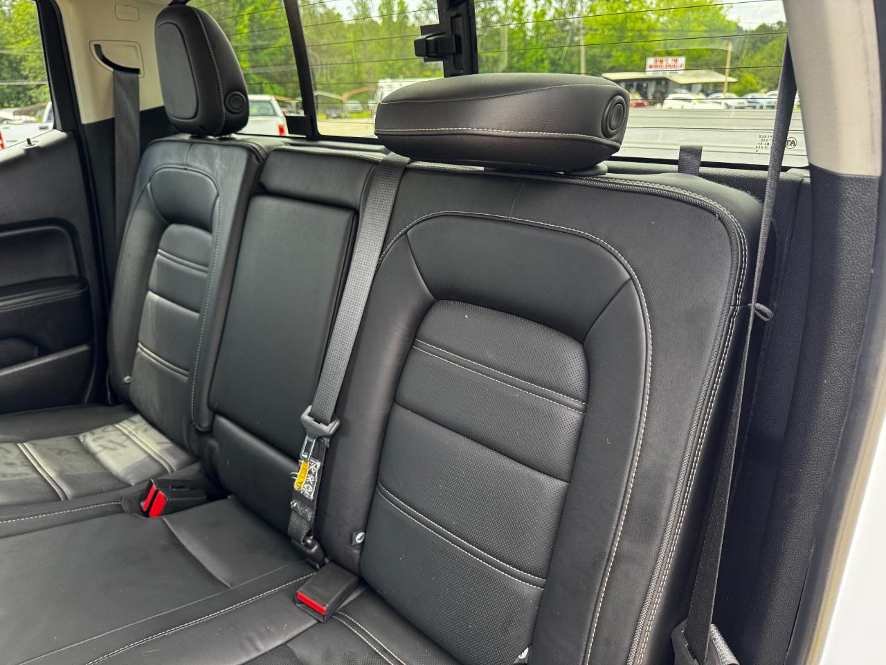 GMC Canyon 4WD Crew Cab 140.5" Denali 2017