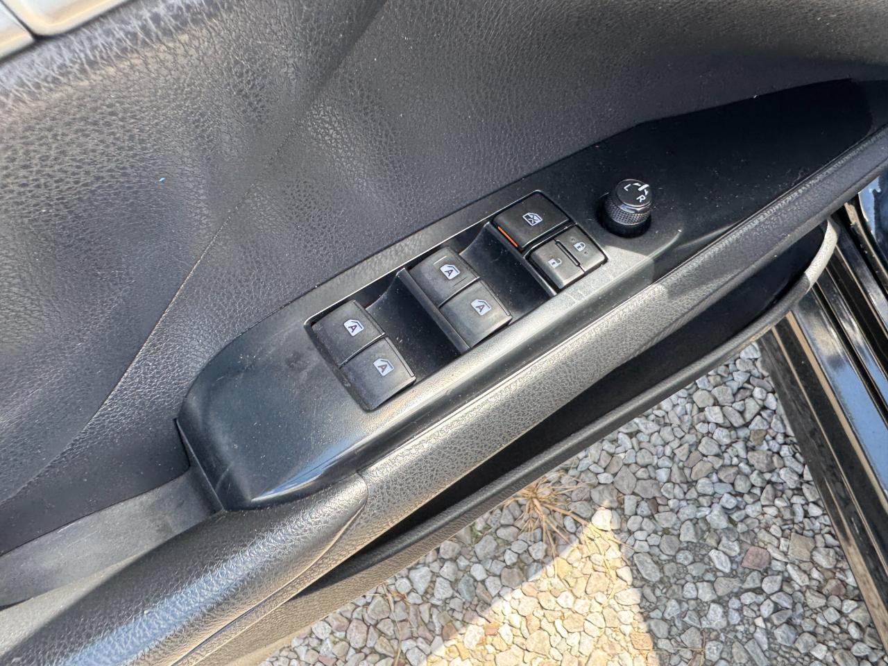 Toyota Camry SE Auto (Natl) 2019
