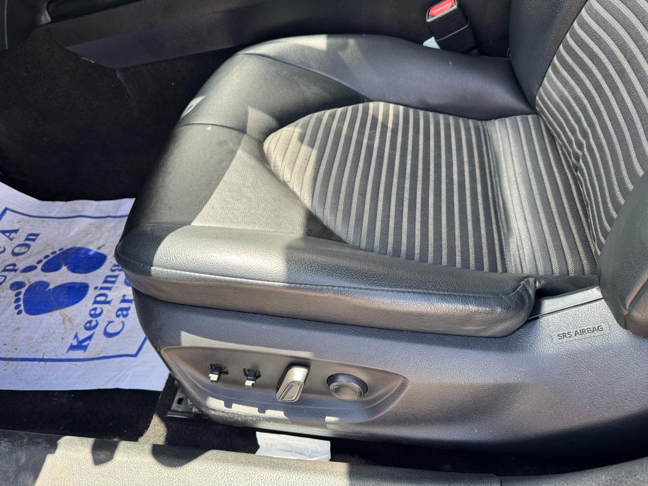 Toyota Camry SE Auto (Natl) 2019