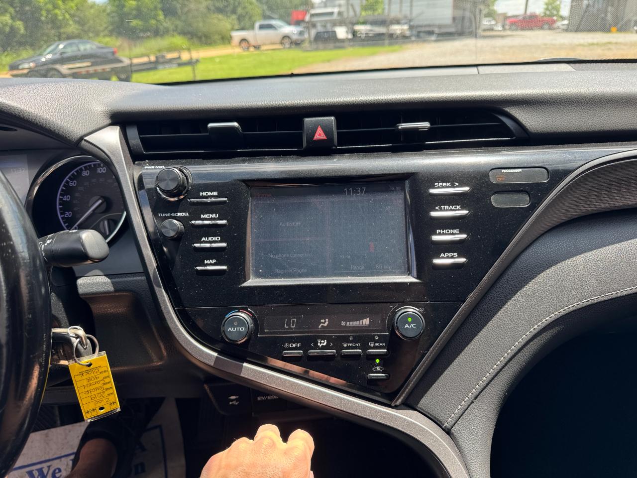 Toyota Camry SE Auto (Natl) 2019