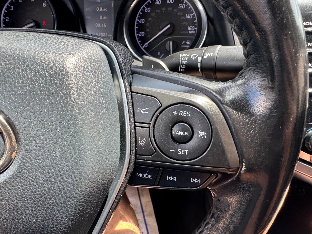 Toyota Camry SE Auto (Natl) 2019