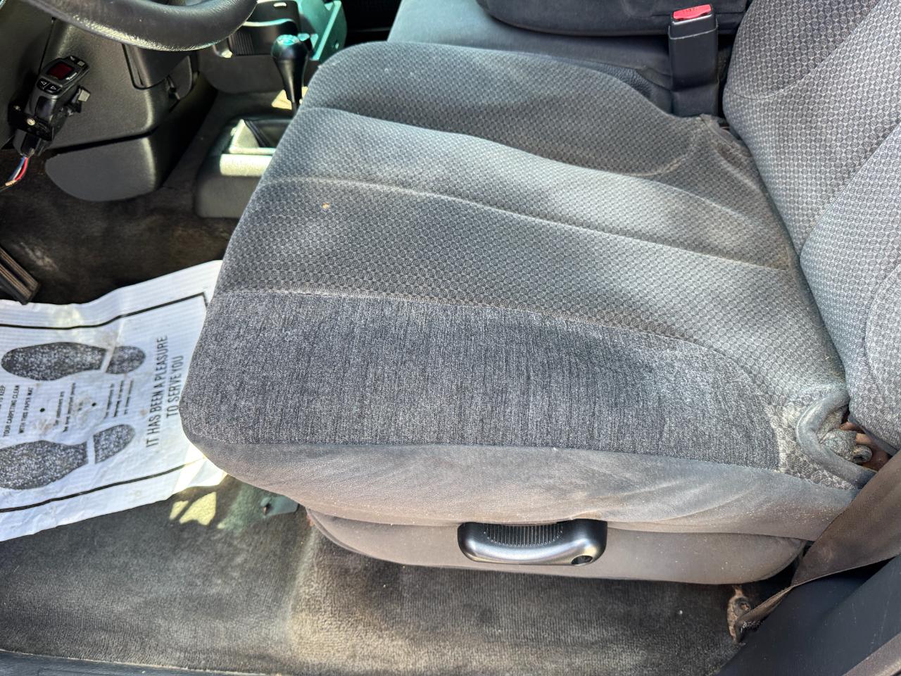 Dodge Ram 3500 4dr Quad Cab 160.5" WB DRW 4WD ST 2003