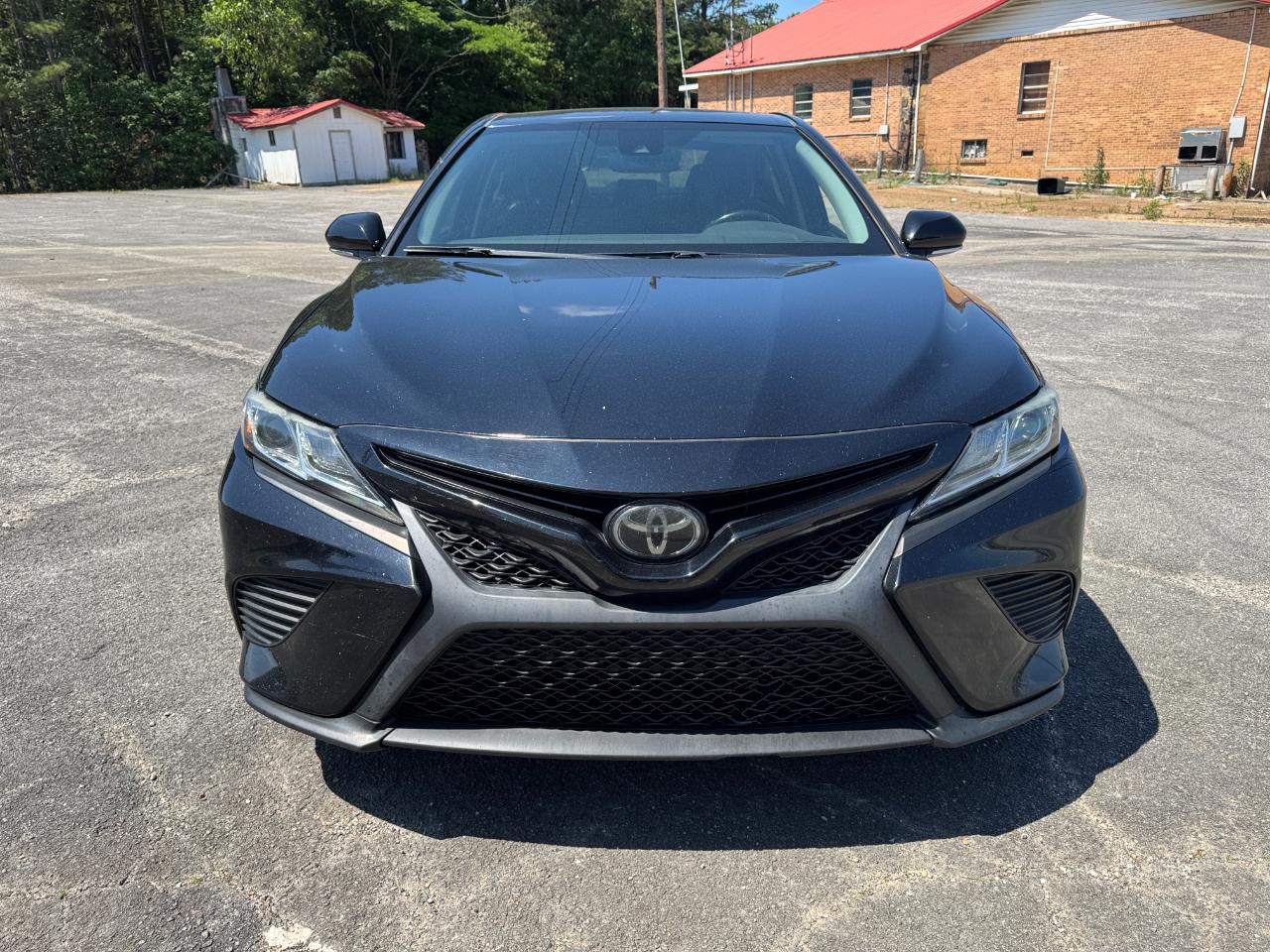 Toyota Camry SE Auto (Natl) 2020