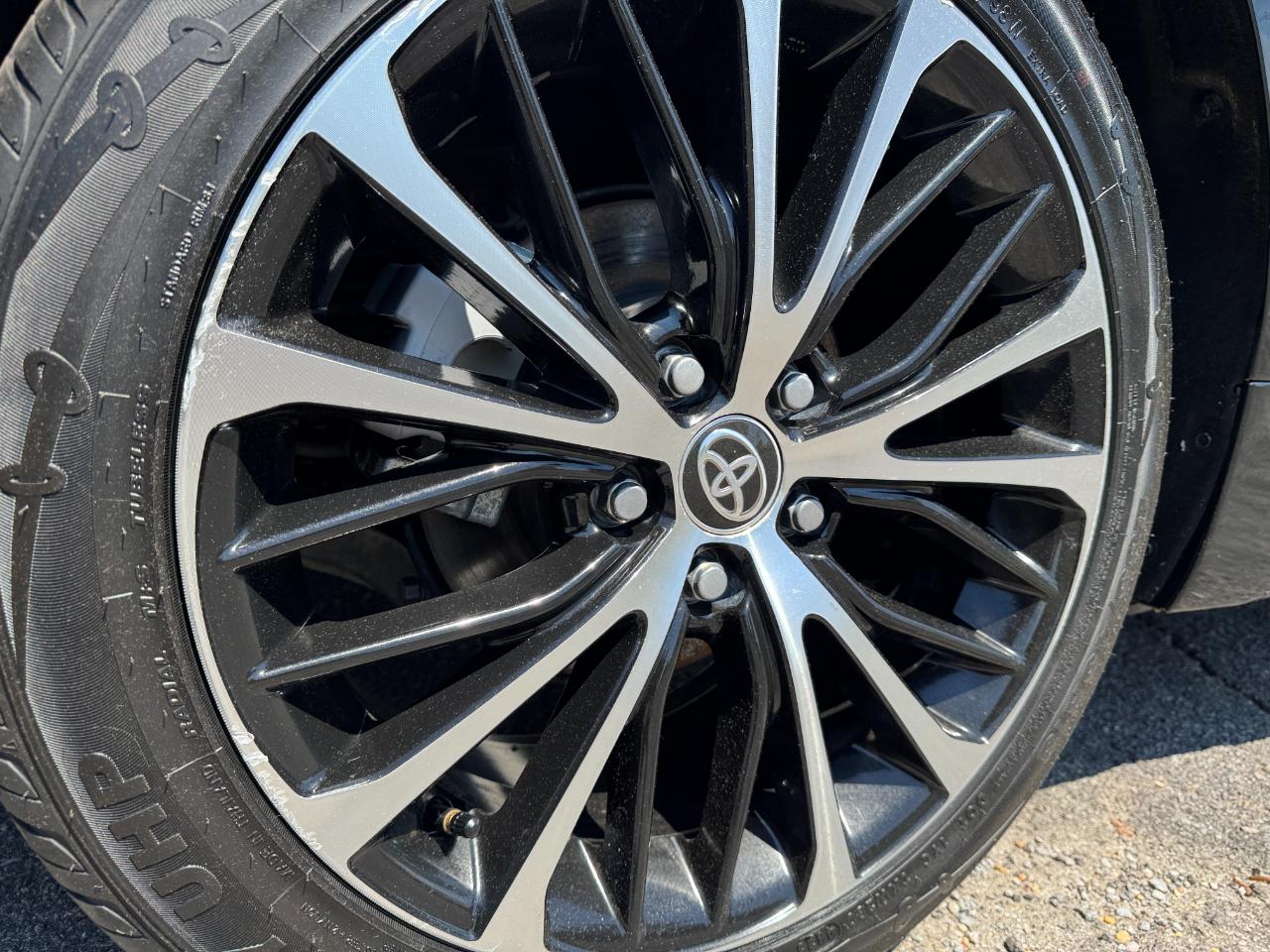 Toyota Camry SE Auto (Natl) 2020