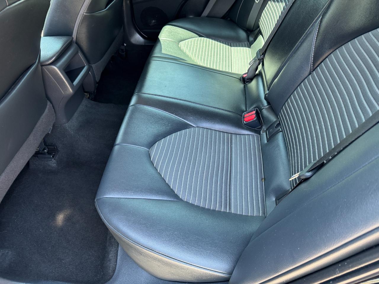 Toyota Camry SE Auto (Natl) 2020