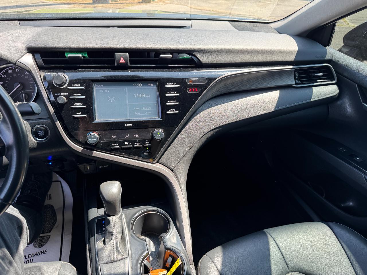 Toyota Camry SE Auto (Natl) 2020