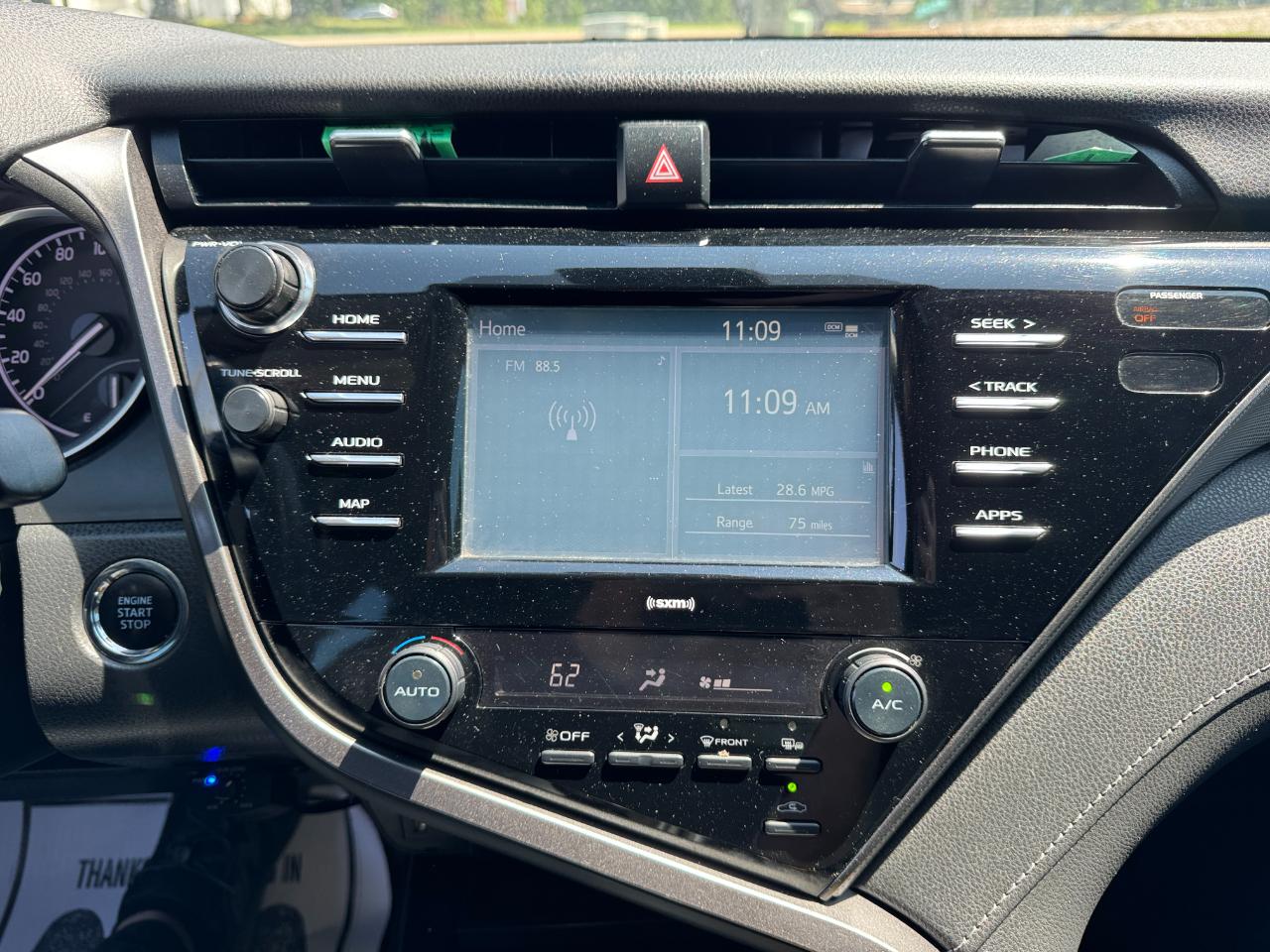 Toyota Camry SE Auto (Natl) 2020