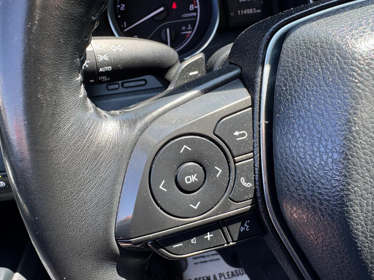Toyota Camry SE Auto (Natl) 2020