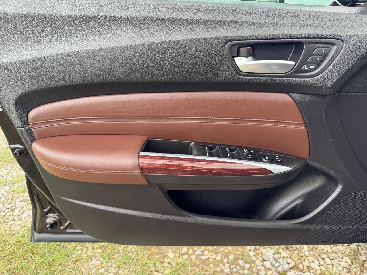 Acura TLX 9-Spd AT w/Technology Package 2015