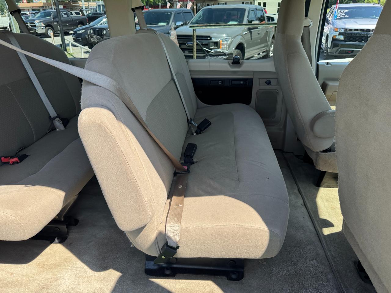 Ford Econoline E-350 XLT Super Duty 2012