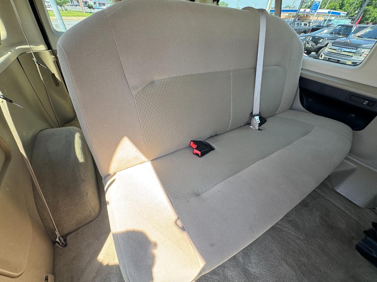 Ford Econoline E-350 XLT Super Duty 2012