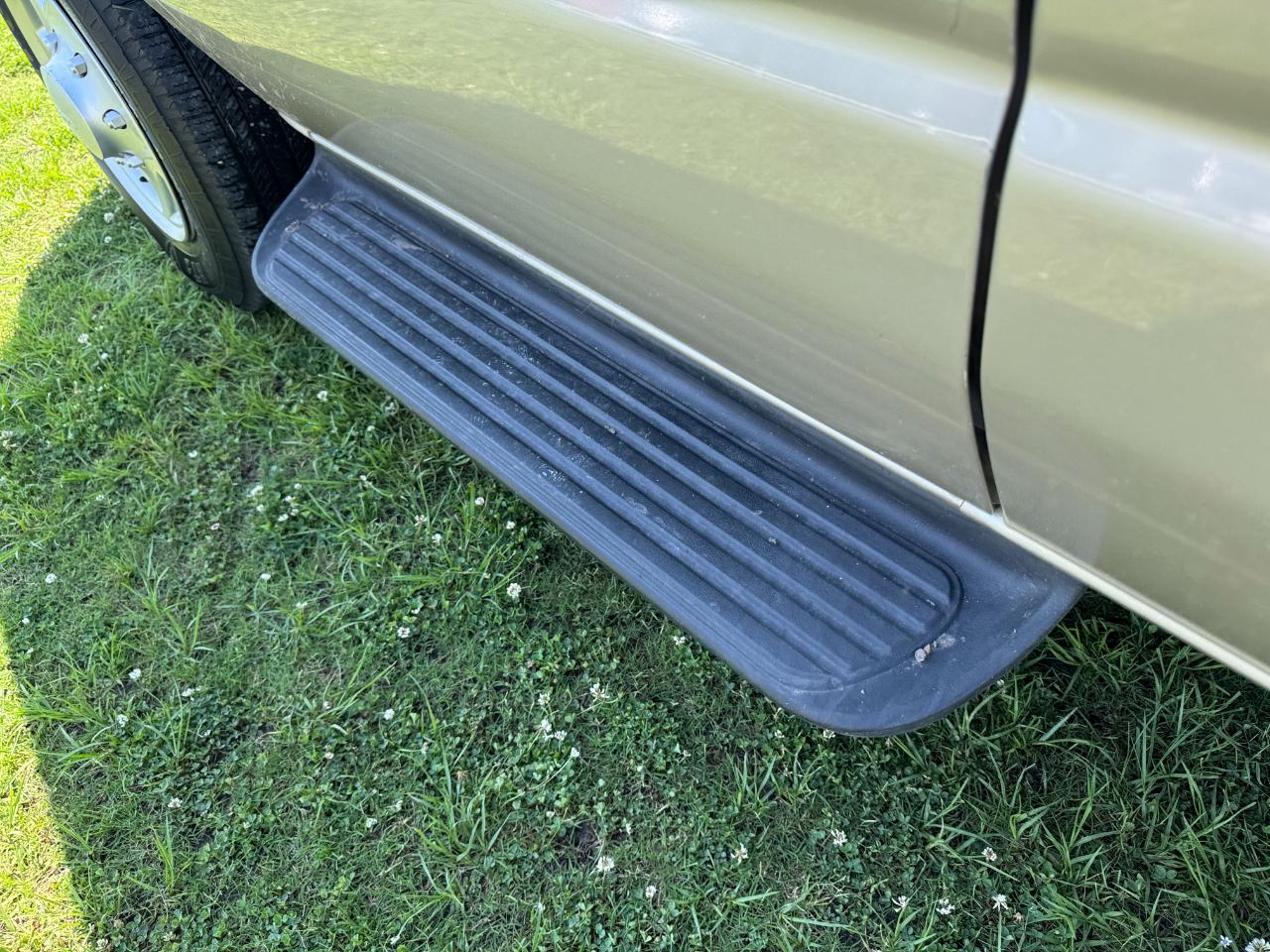 Ford Econoline E-350 XLT Super Duty 2012