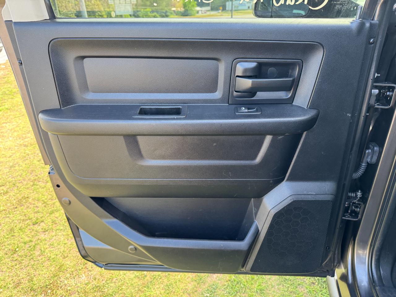 RAM 2500 Tradesman Crew Cab SWB 4WD 2017