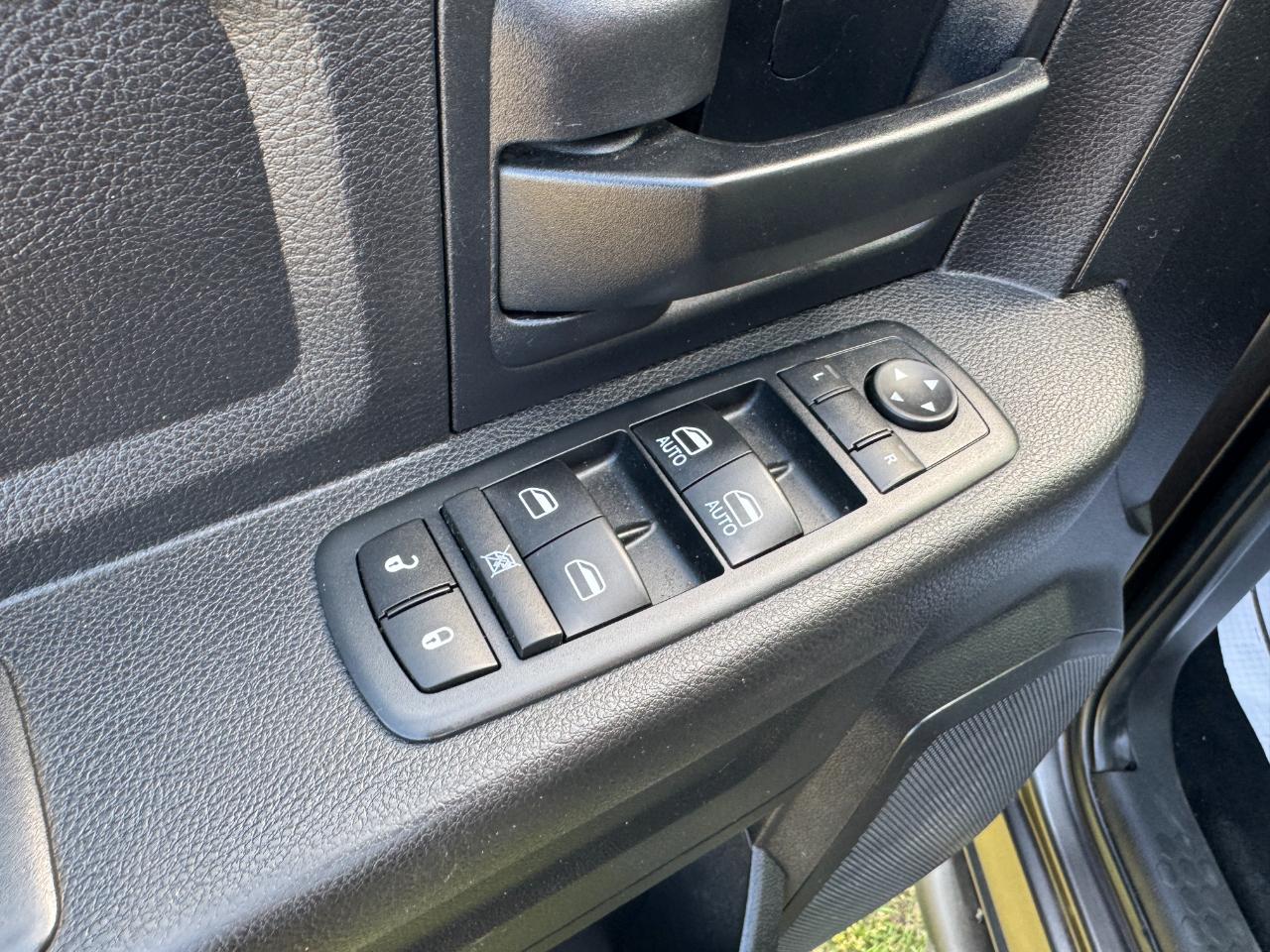 RAM 2500 Tradesman Crew Cab SWB 4WD 2017