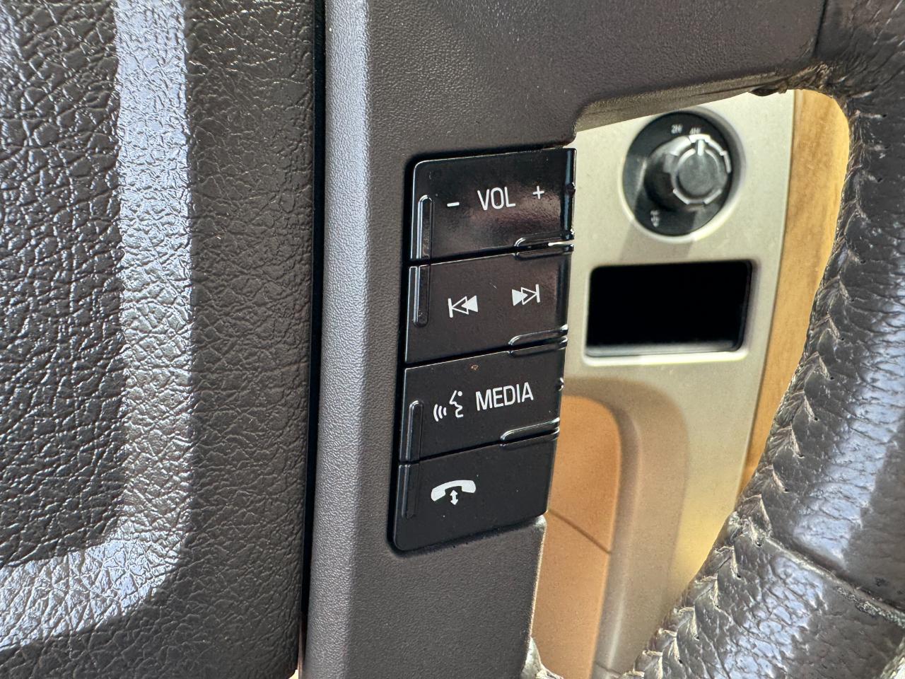 Ford F-150 Lariat SuperCrew 6.5-ft. Bed 4WD 2011