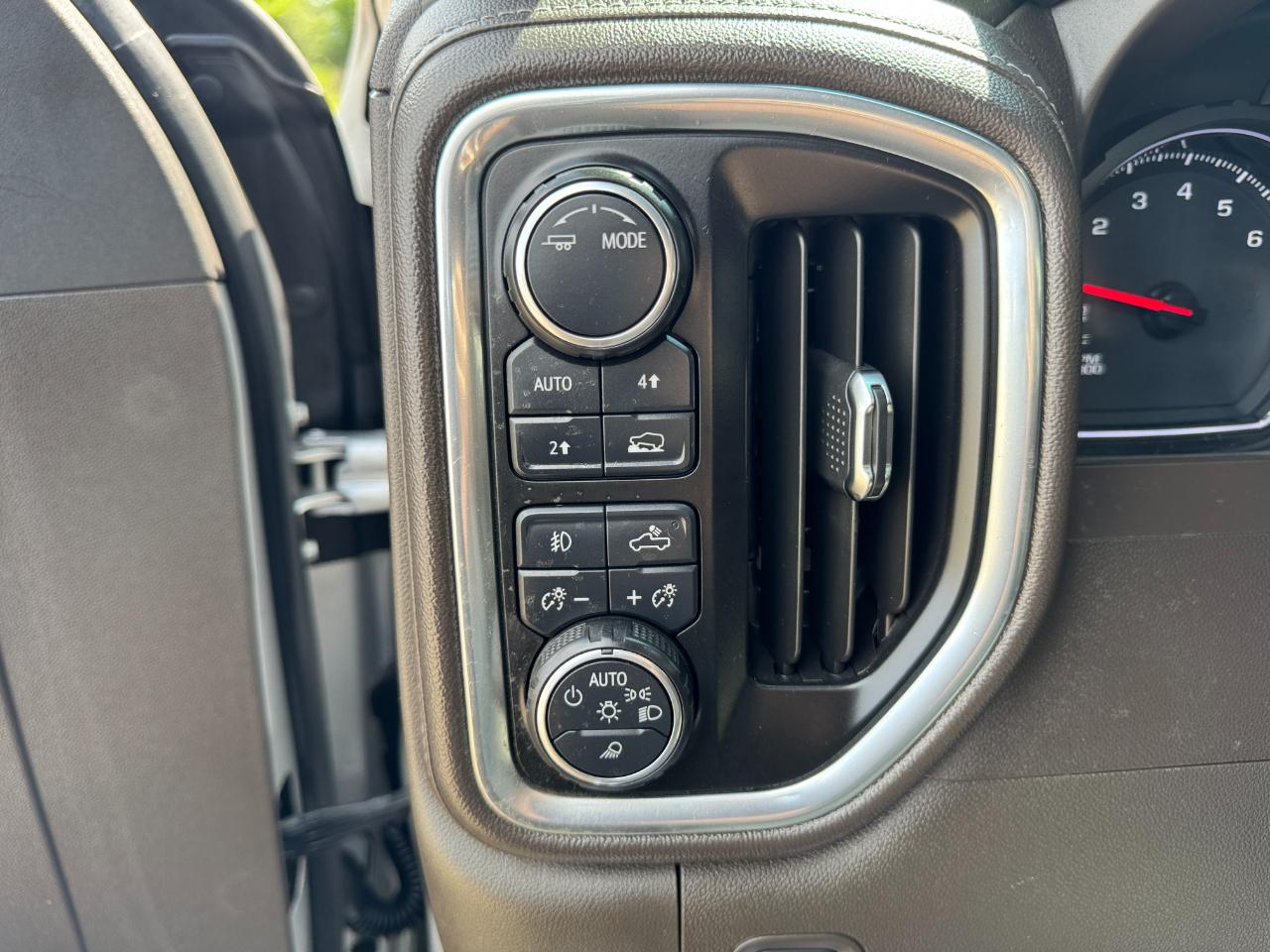 Chevrolet Silverado 1500 LTZ Crew Cab 4WD 2020