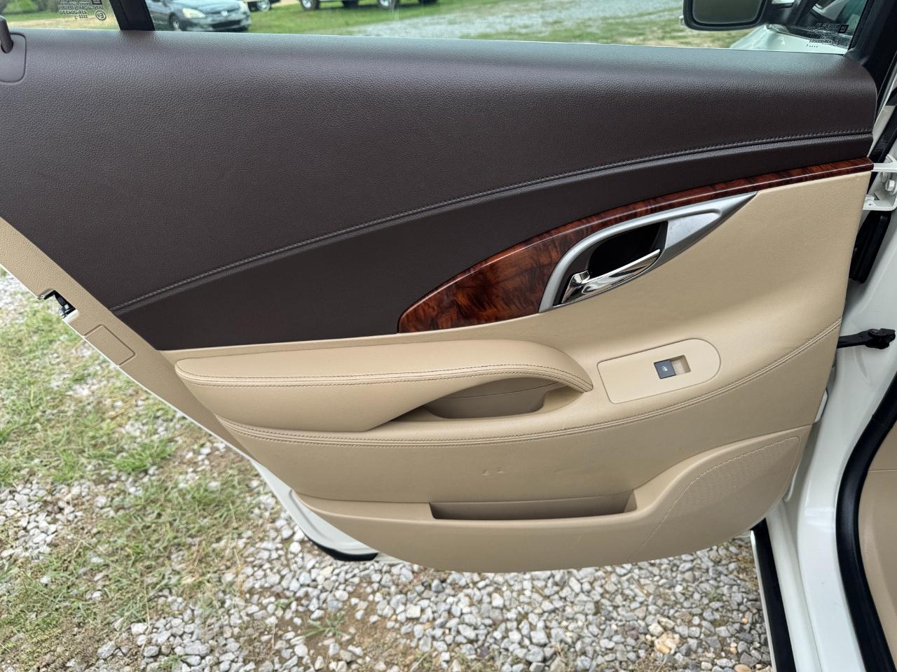 Buick LaCrosse CXS 2011