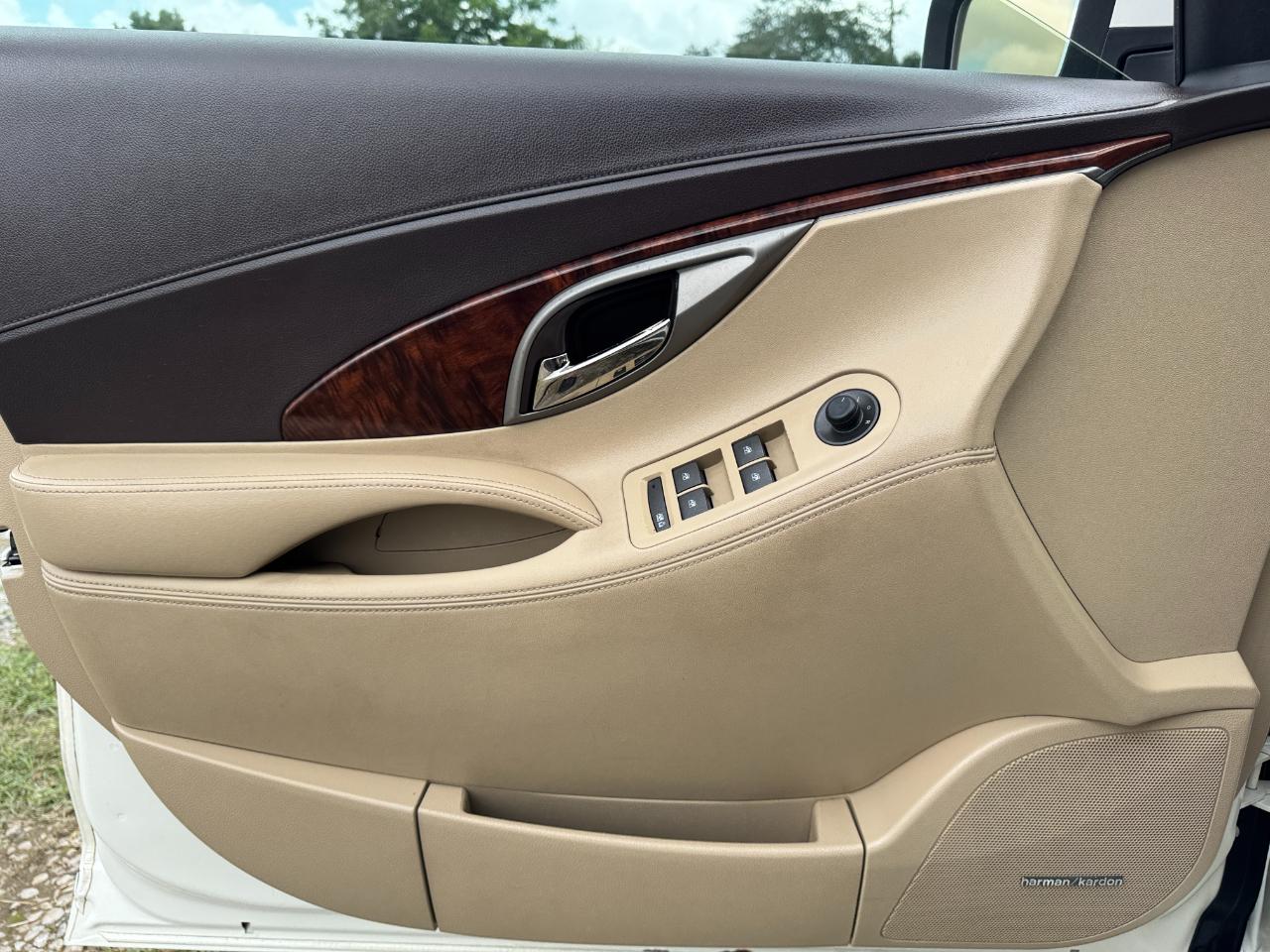 Buick LaCrosse CXS 2011