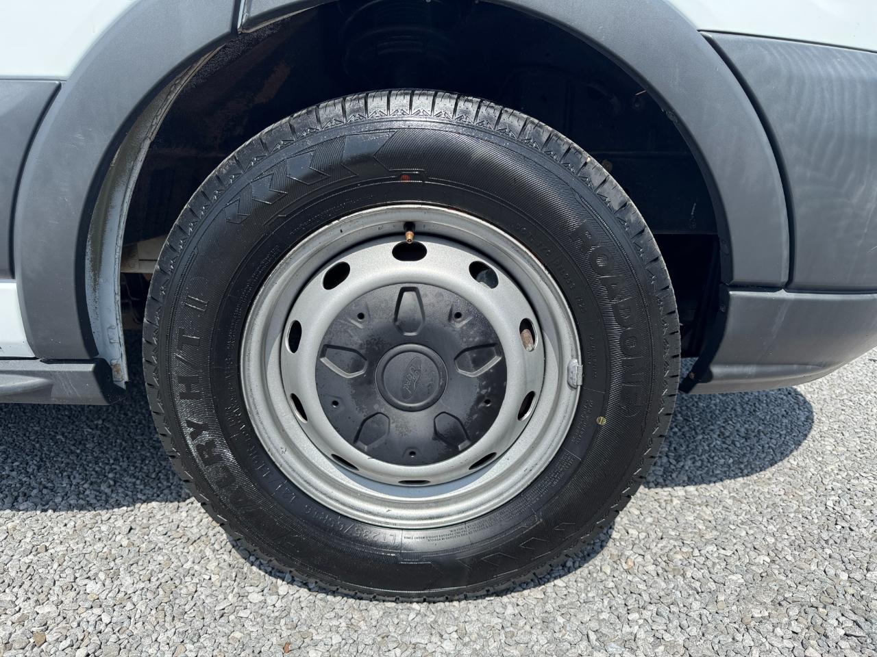Ford Transit 150 Van Low Roof 60/40 Pass. 130-in. WB 2015