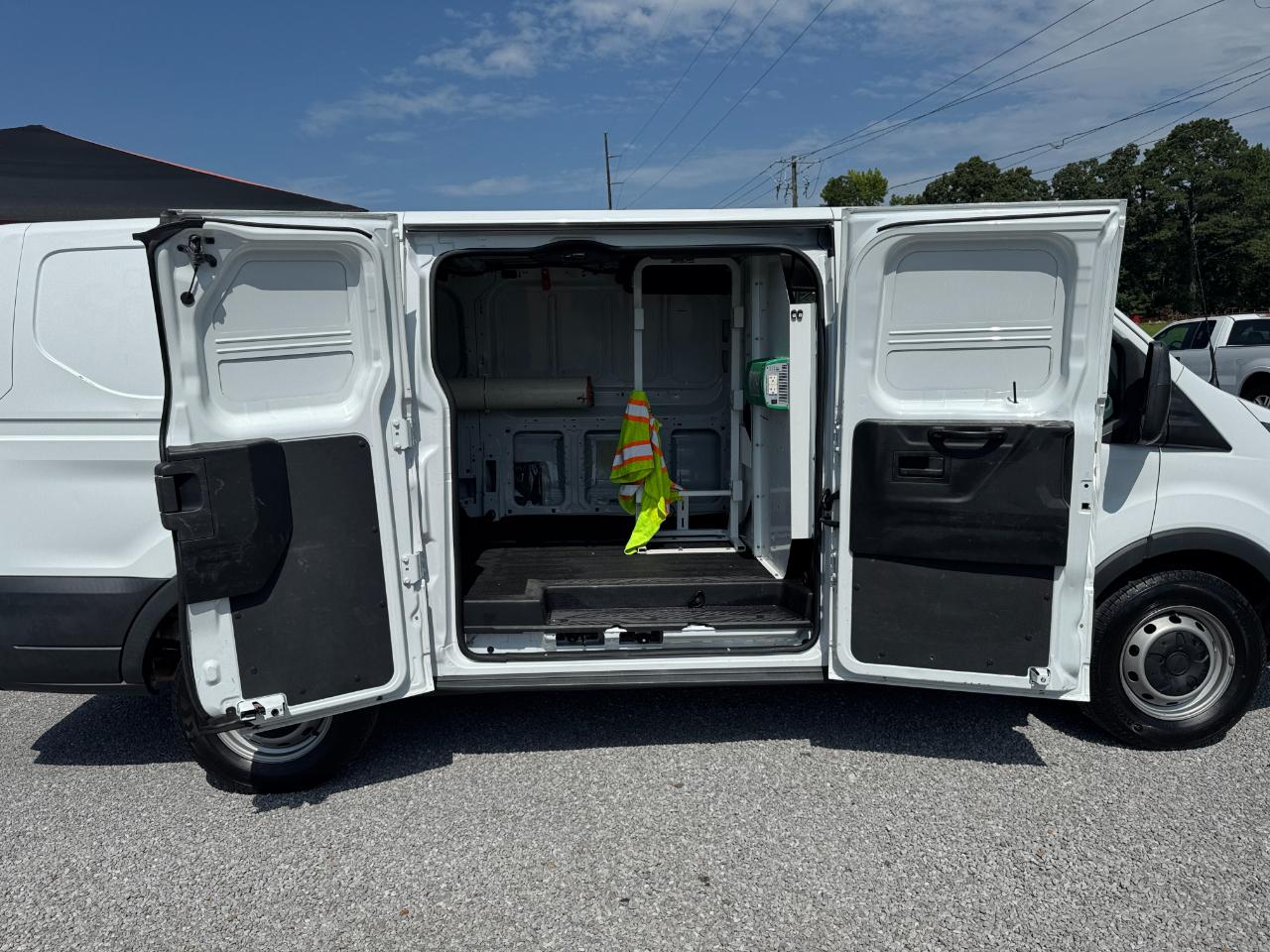Ford Transit 150 Van Low Roof 60/40 Pass. 130-in. WB 2015