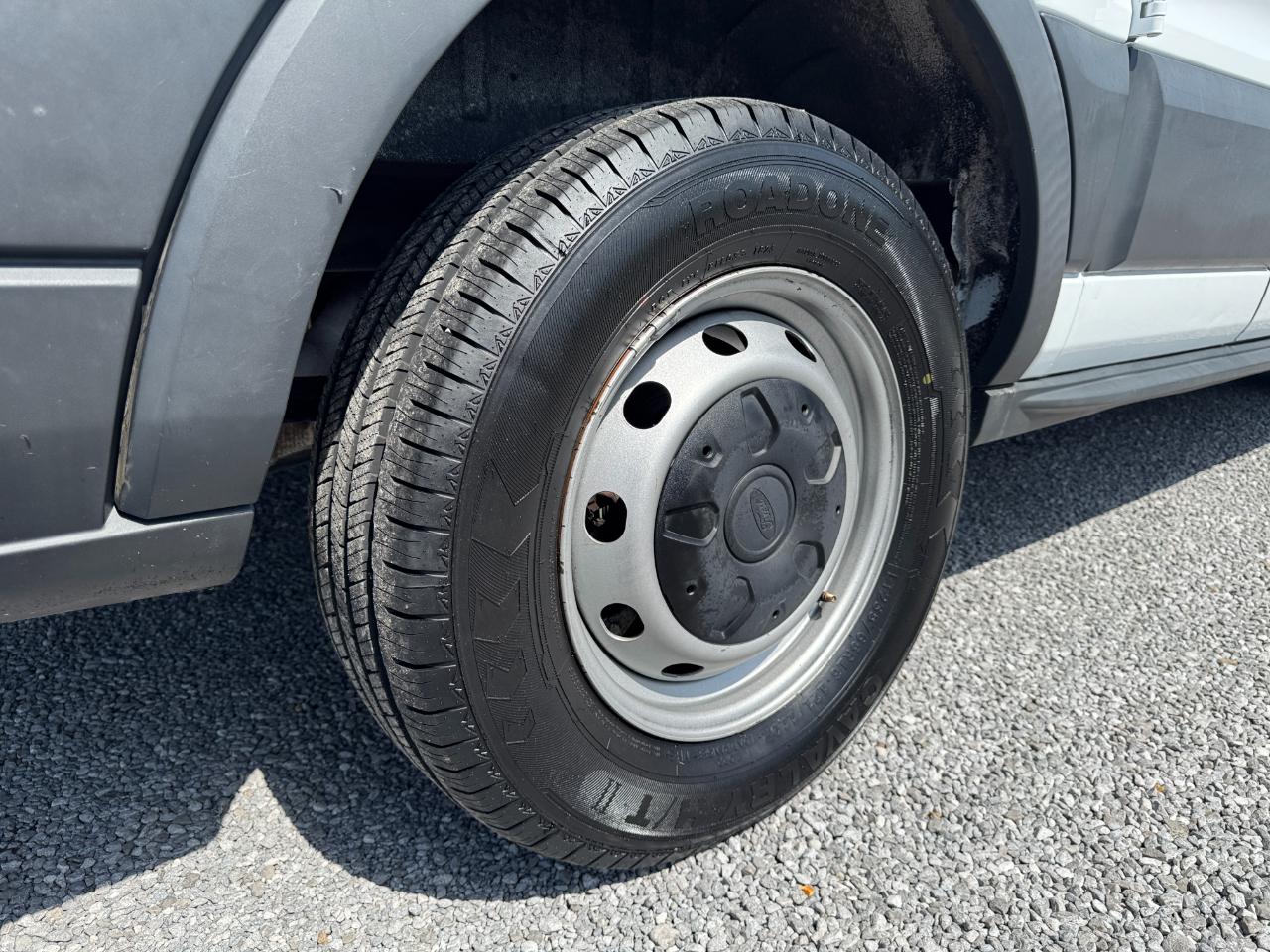 Ford Transit 150 Van Low Roof 60/40 Pass. 130-in. WB 2015