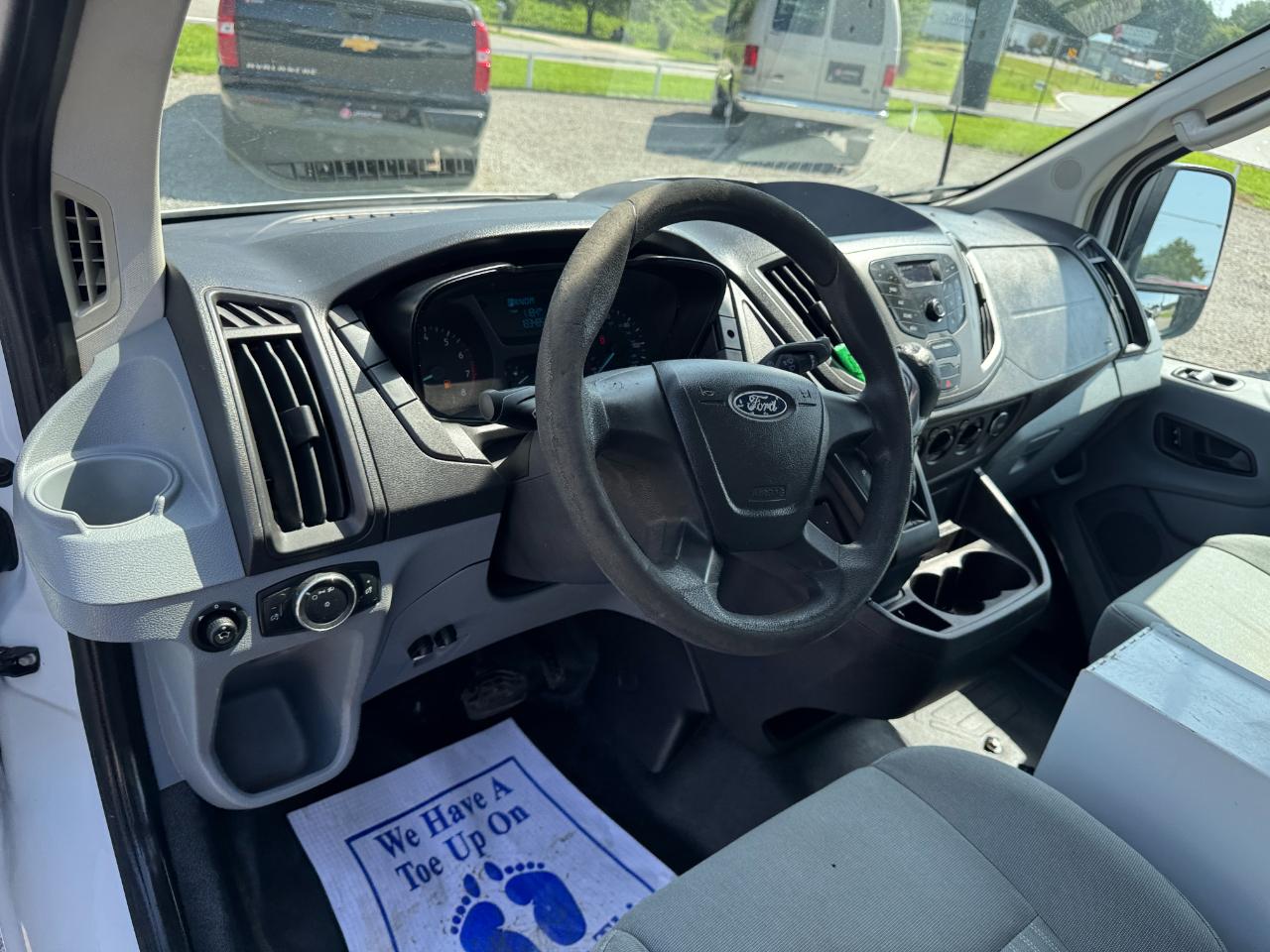 Ford Transit 150 Van Low Roof 60/40 Pass. 130-in. WB 2015