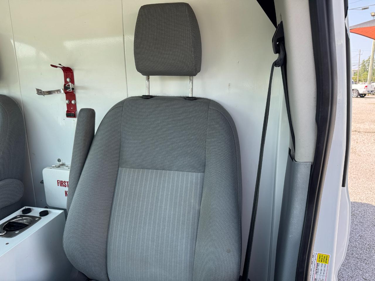 Ford Transit 150 Van Low Roof 60/40 Pass. 130-in. WB 2015