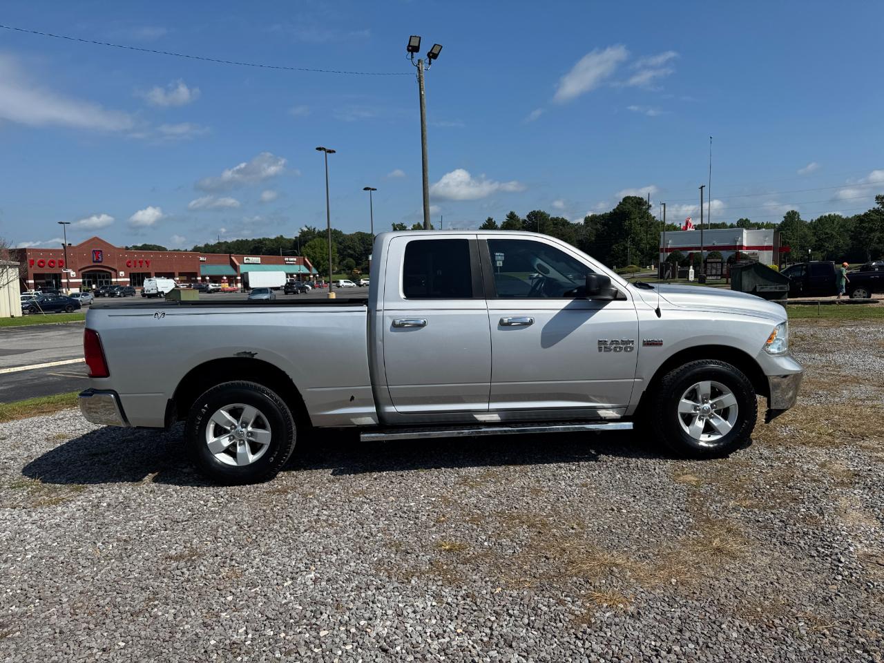 RAM 1500 SLT Quad Cab 2WD 2015